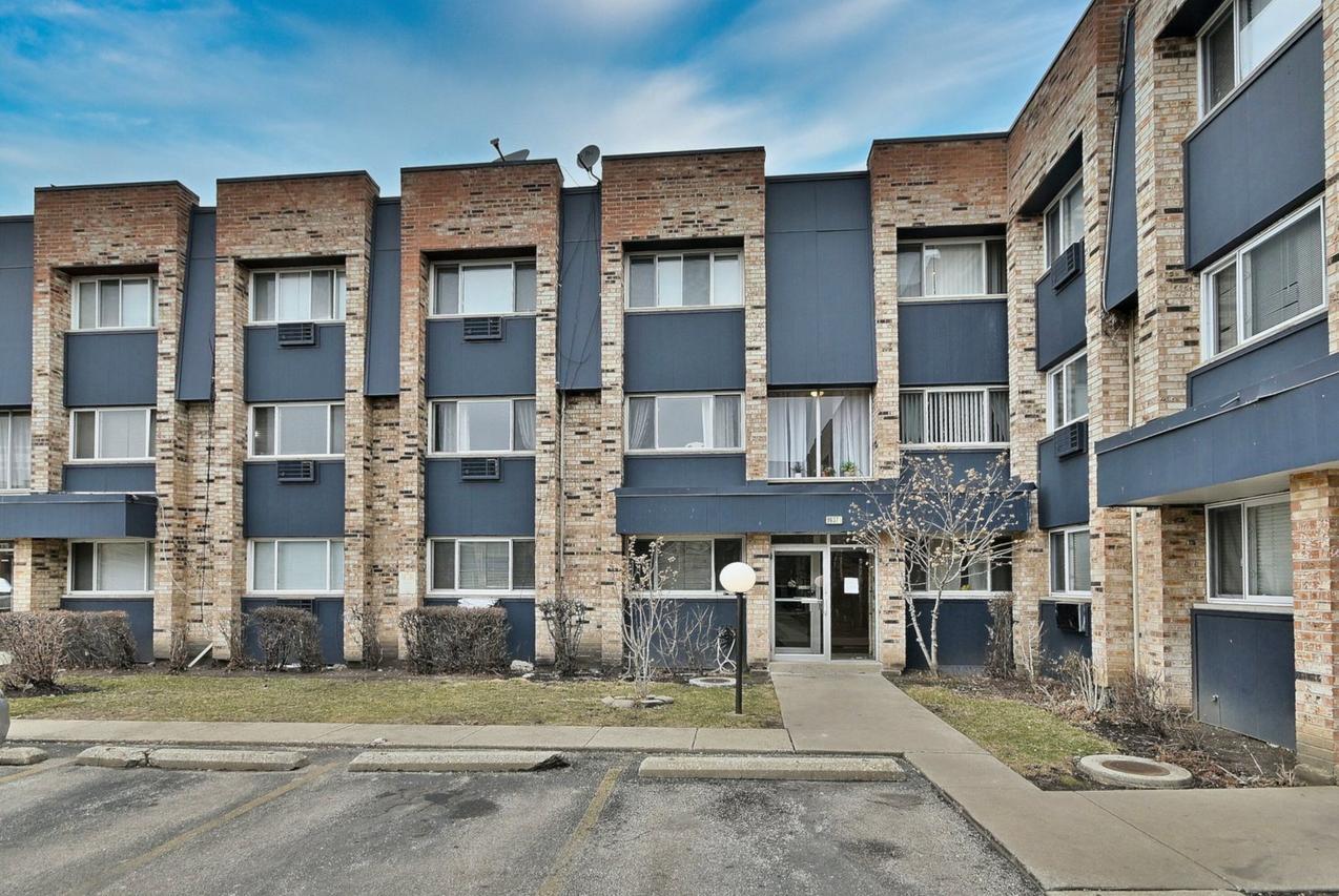 8637 1/2 W Foster Ave. #1B, Chicago, IL 60656