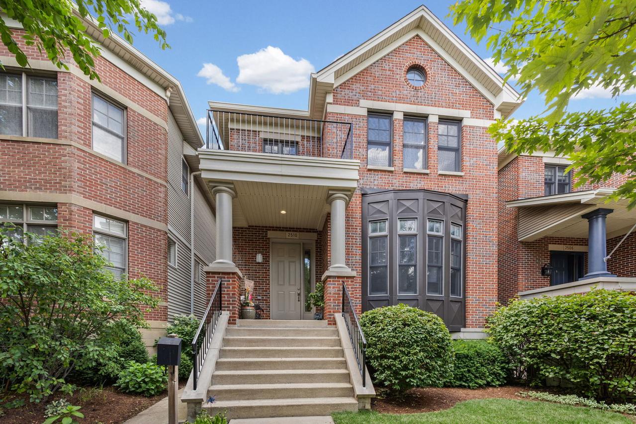 2510 W Patterson Ave., Chicago, IL 60618