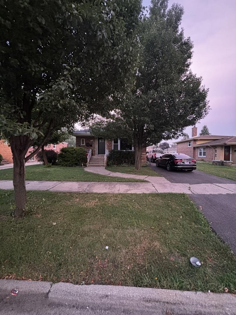 9209 Massasoit Ave., Oak Lawn, IL 60453