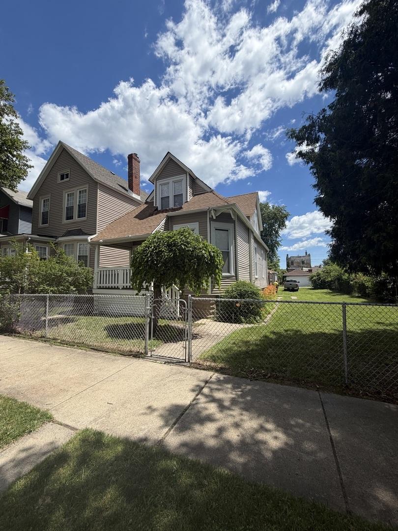 7629 S Dante Ave., Chicago, IL 60619