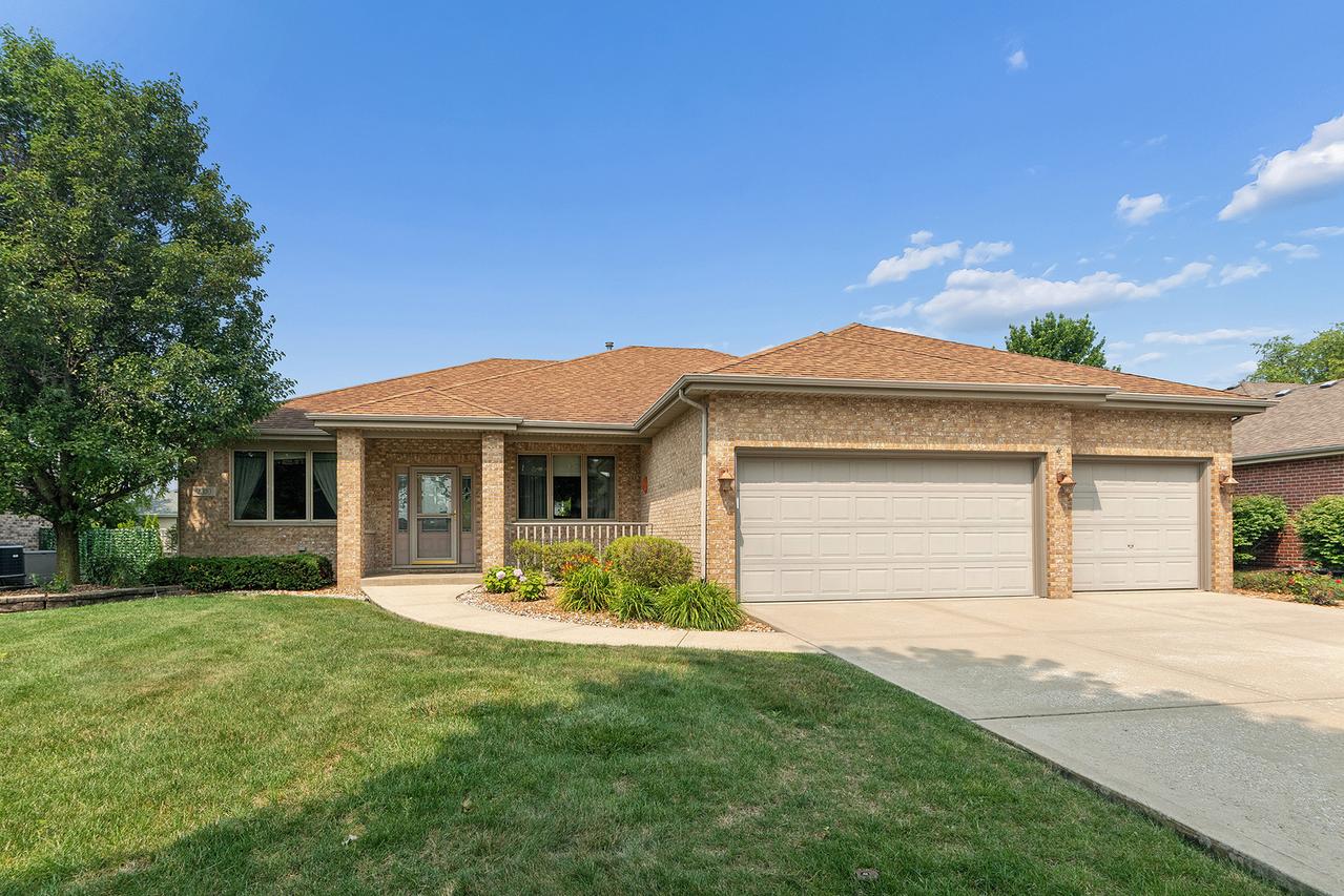 2310 Bluestone Bay Dr., New Lenox, IL 60451