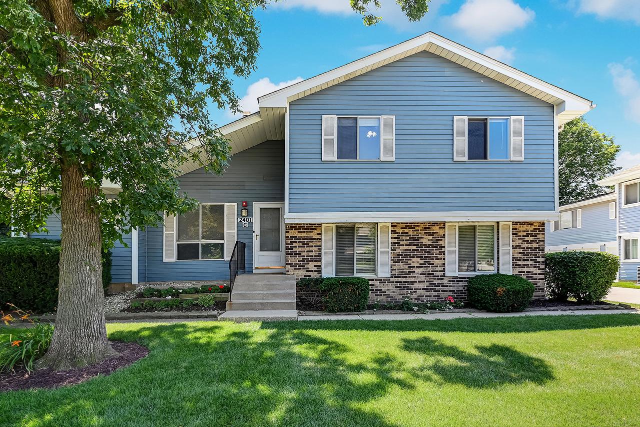 2401 Brunswick Cir. #C, Woodridge, IL 60517