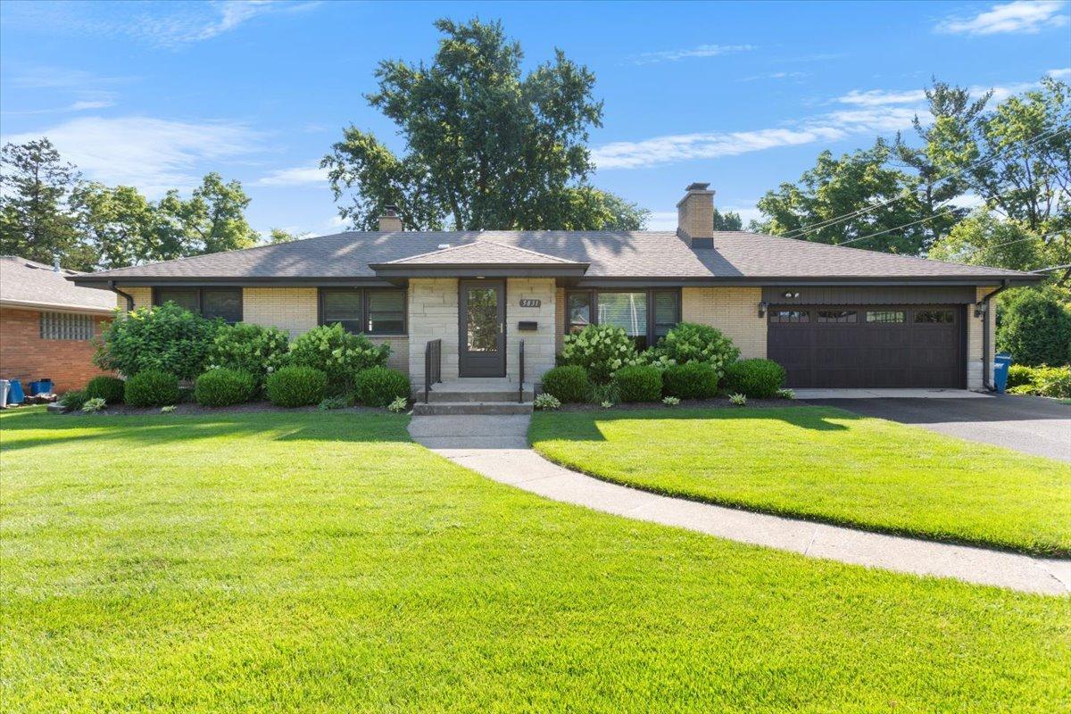 5831 Washington St., Downers Grove, IL 60516