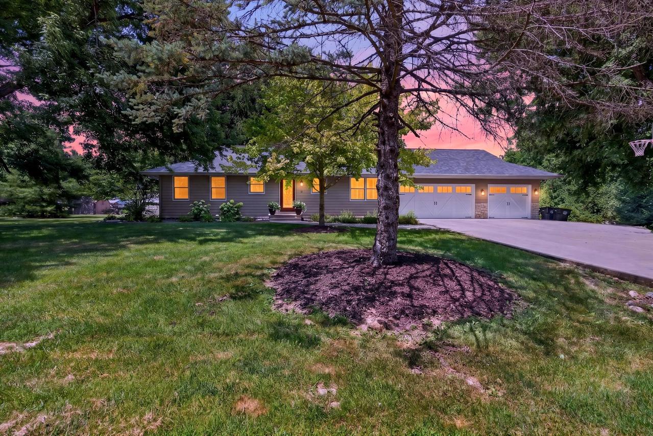 19882 Oakwood Dr., Bloomington, IL 61705