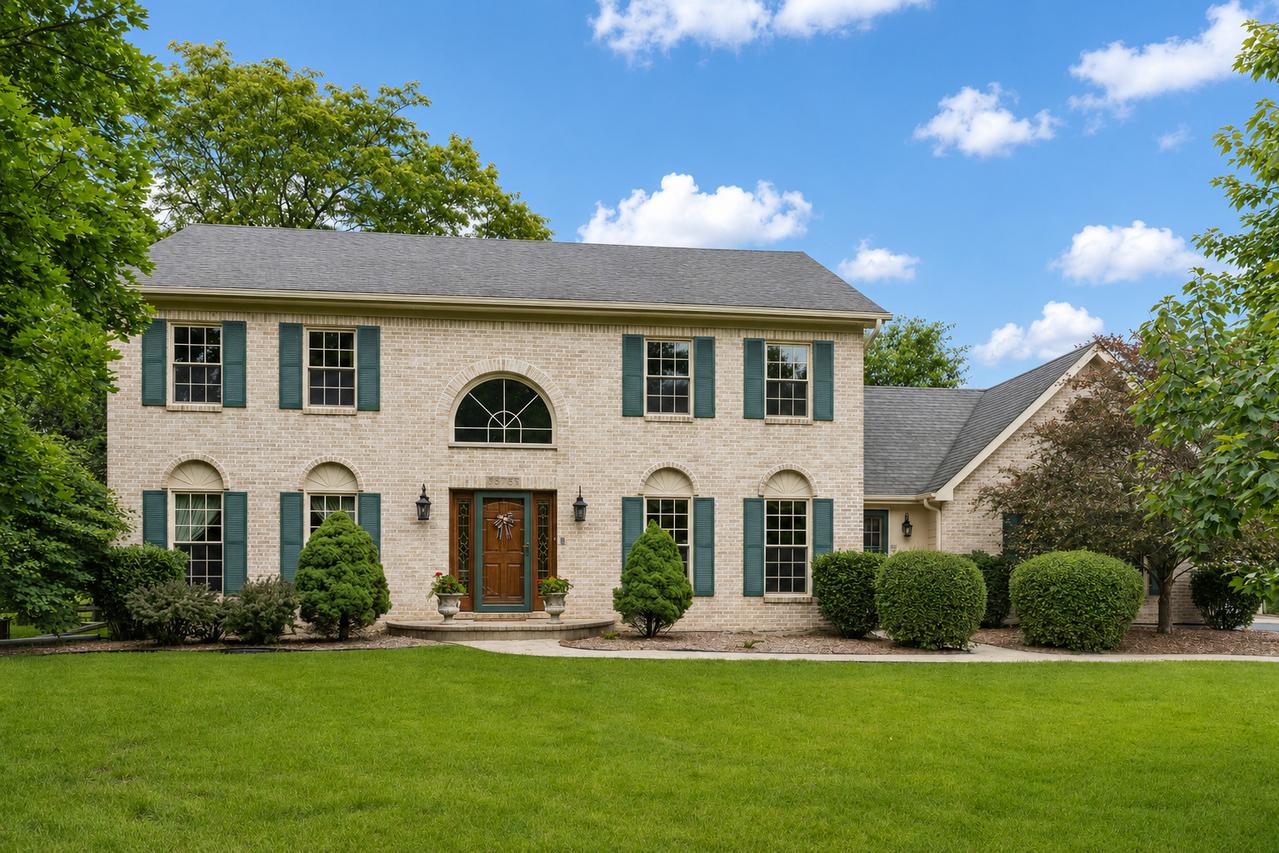 8S765 Singletree Ln., Naperville, IL 60565