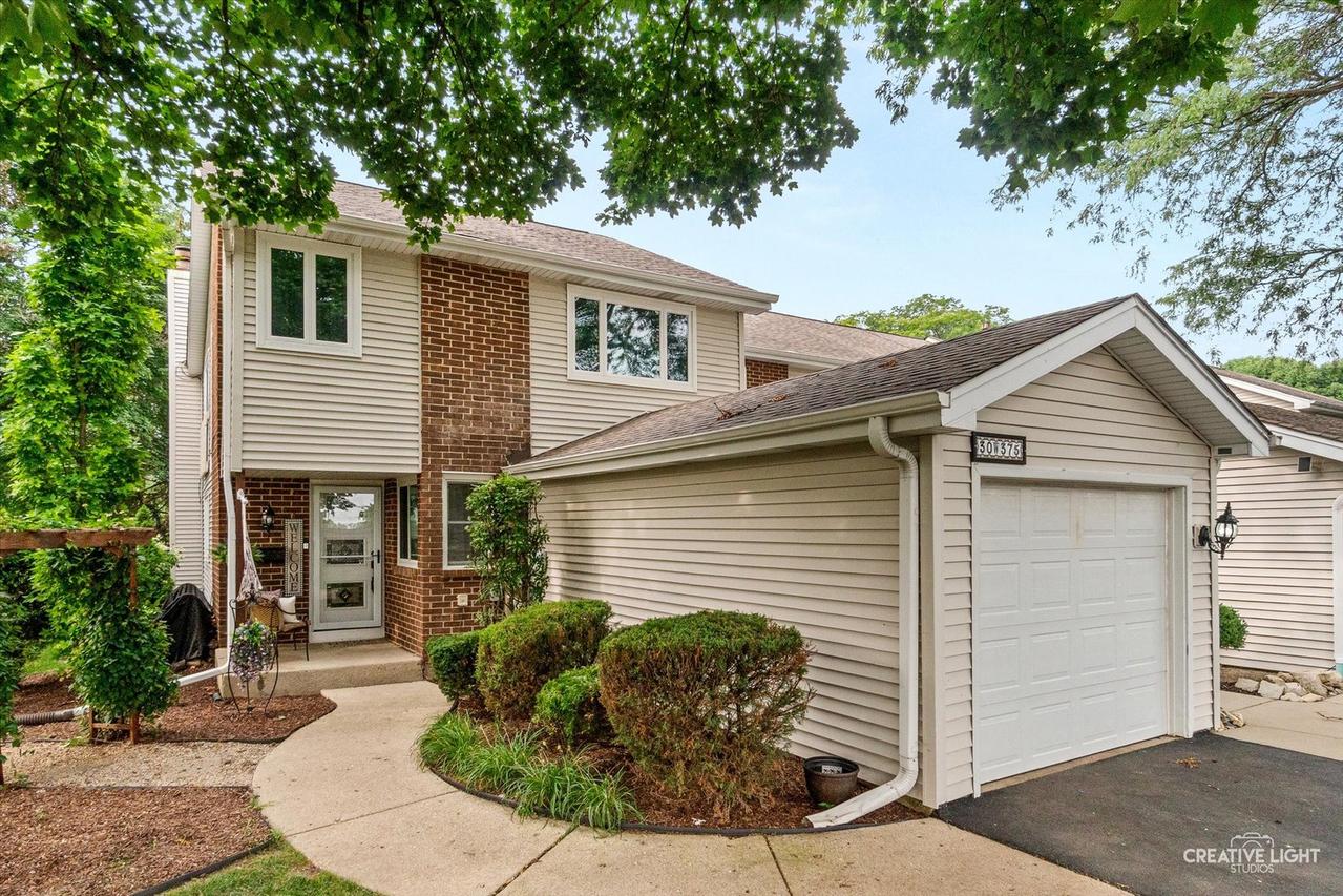 30W375 Pinehurst Dr., Naperville, IL 60563