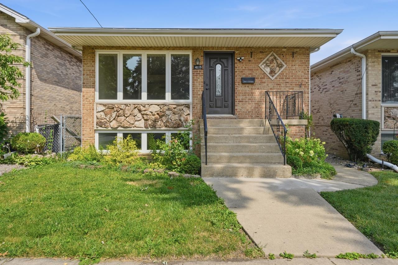 4225 N Newland Ave., Harwood Heights, IL 60706