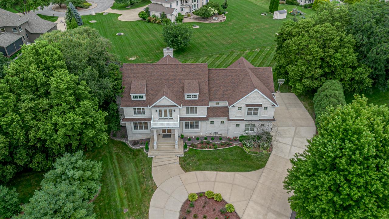 1096 Country Ln., Bourbonnais, IL 60914