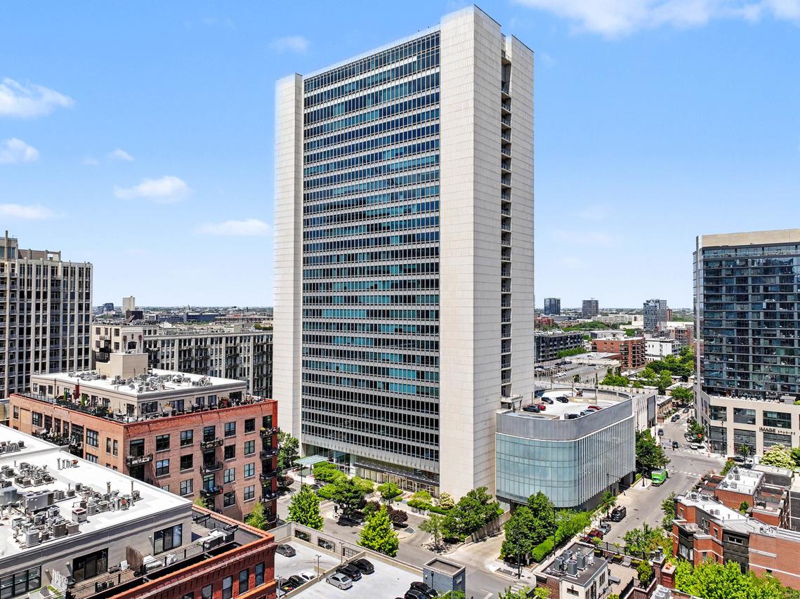 500 W Superior St. #1805, Chicago, IL 60654