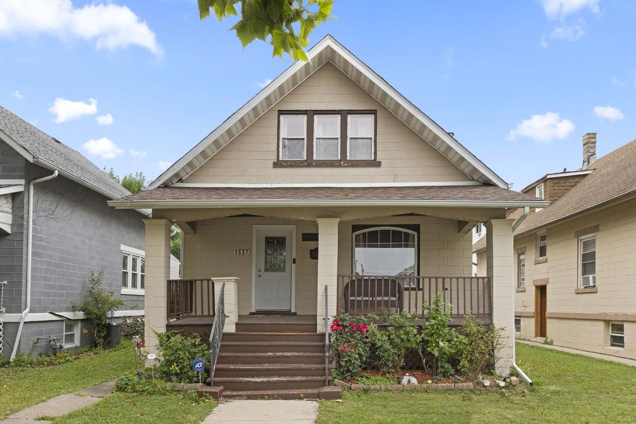 1537 S 57th Ave., Cicero, IL 60804