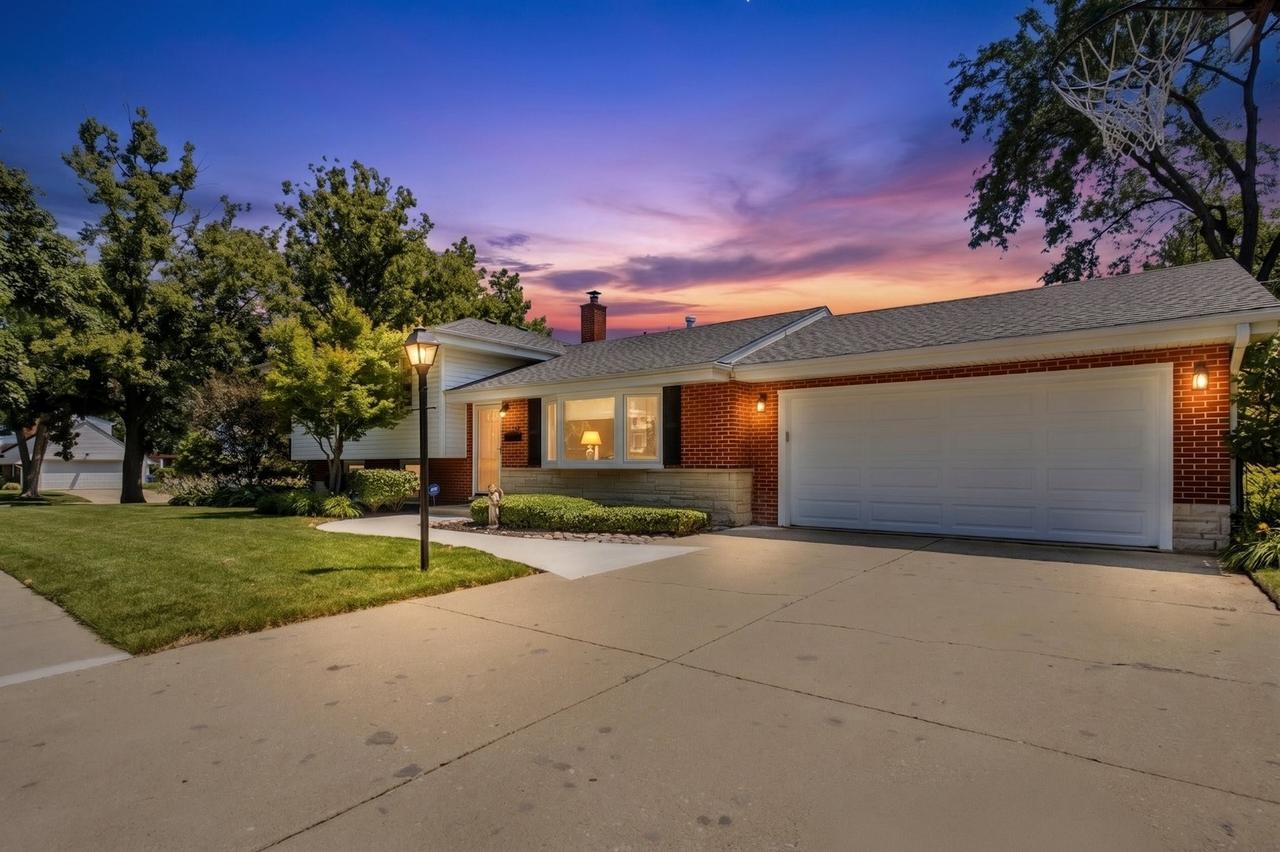 1125 61st St., Downers Grove, IL 60516