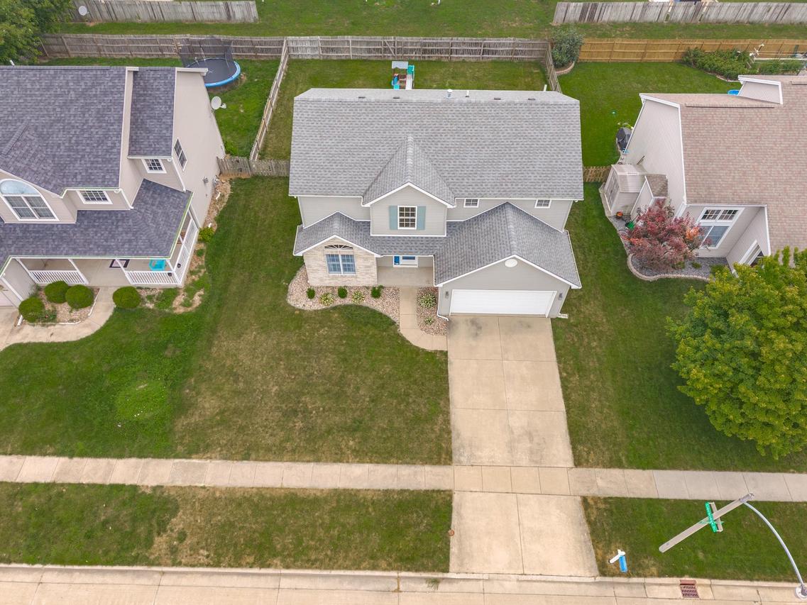 1410 Tralee Ln., Bloomington, IL 61704