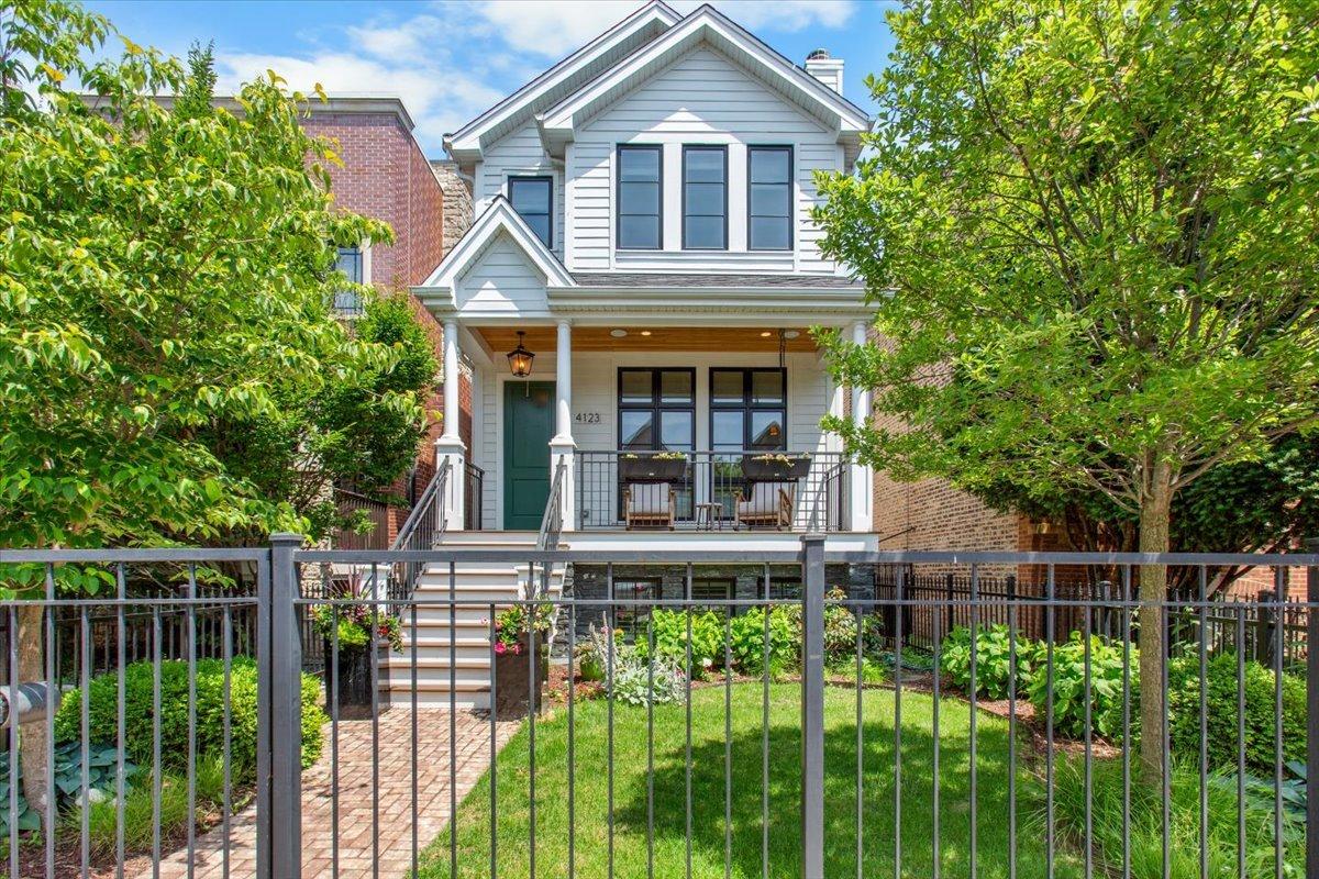 4123 N Oakley Ave., Chicago, IL 60618