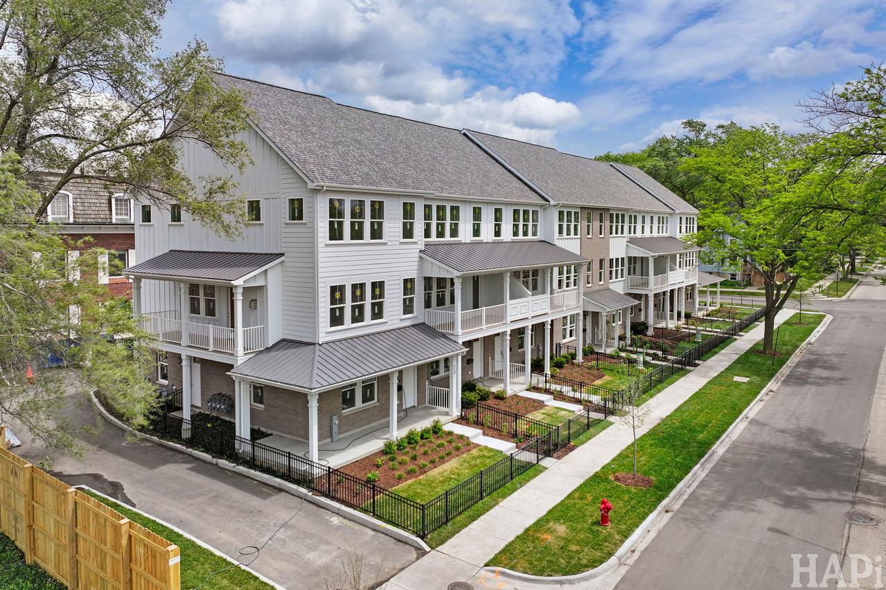 120 Washington St. #2, Barrington, IL 60010