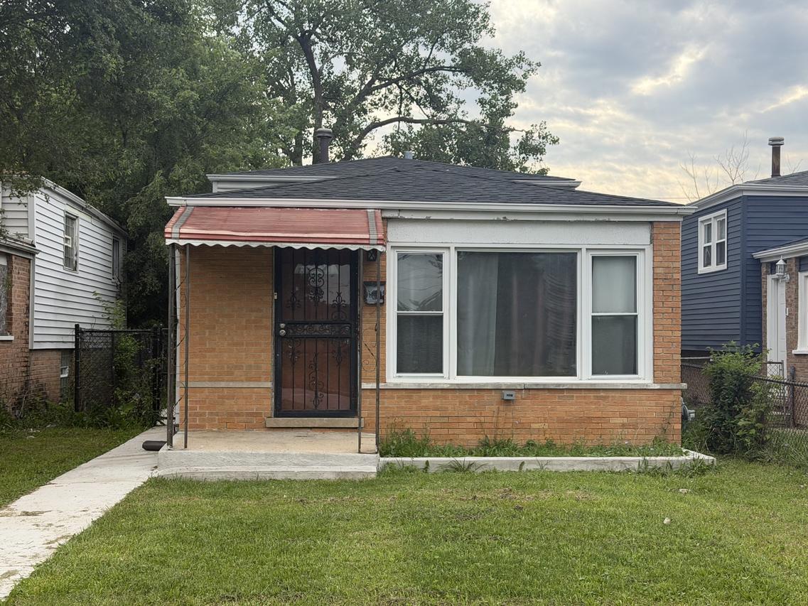 14613 Winchester Ave., Harvey, IL 60426