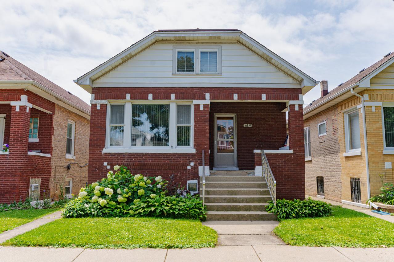 6251 W Grace St., Chicago, IL 60634