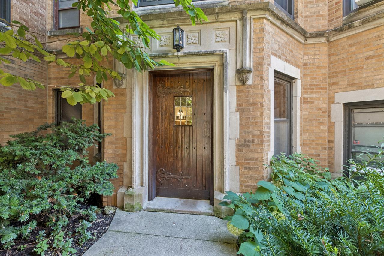 1210 W Jarvis Ave. #2N, Chicago, IL 60626