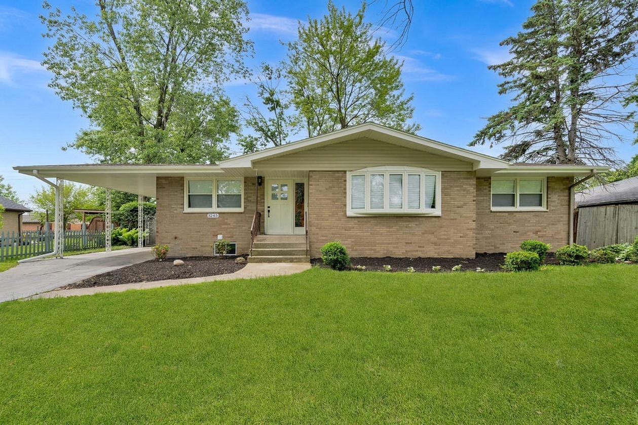 3245 S Manor Dr., Lansing, IL 60438