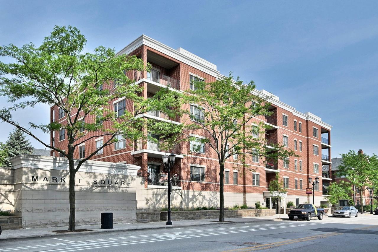 210 N Addison Ave. #301, Elmhurst, IL 60126