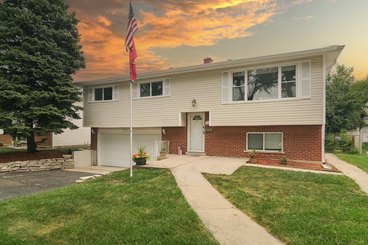 117 S Evergreen Ave., Addison, IL 60101