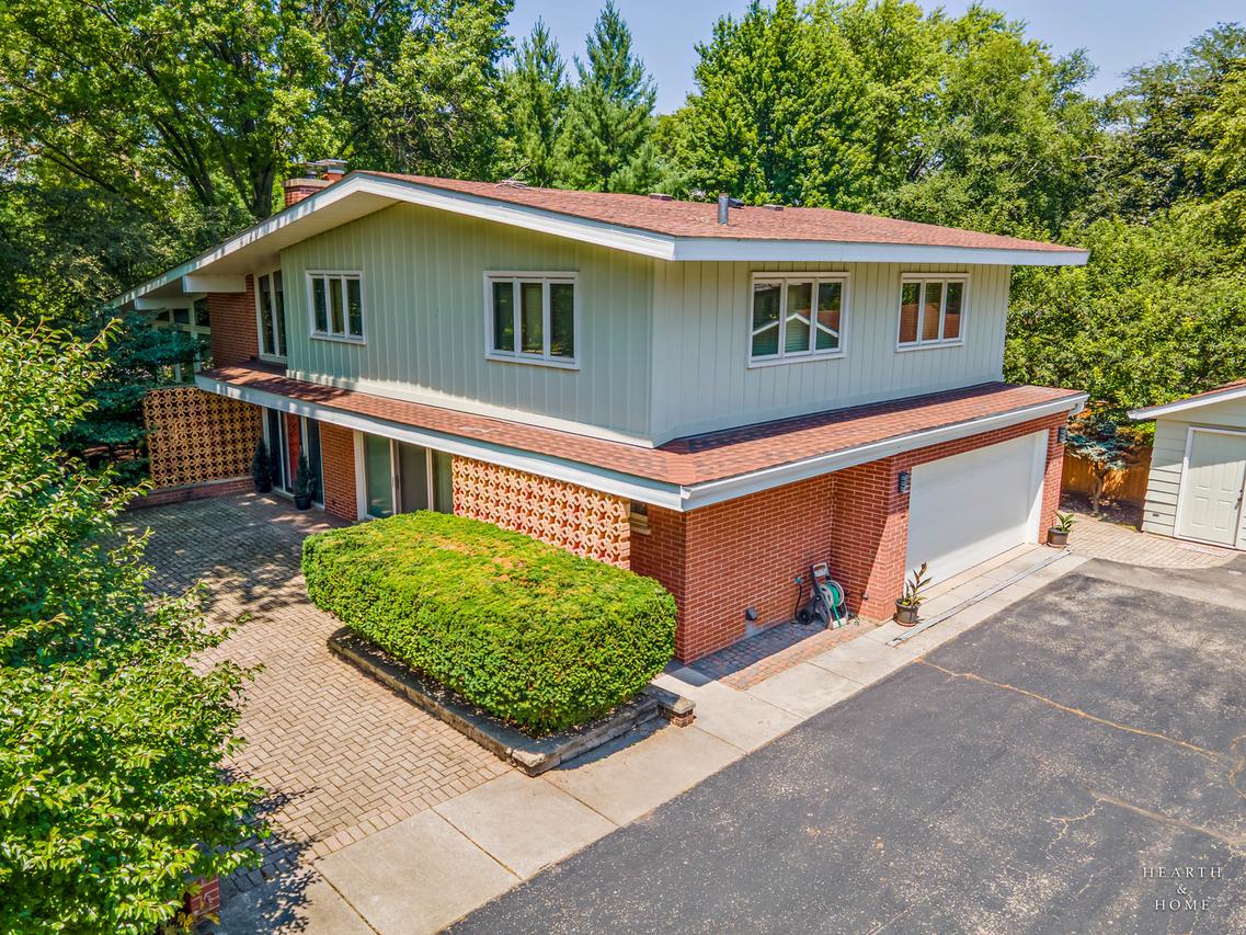 888 Country Club Rd., Crystal Lake, IL 60014