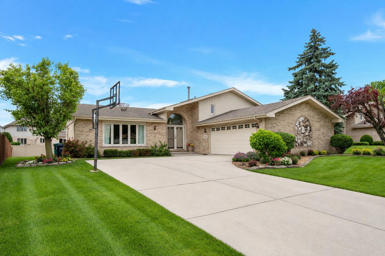 11621 Brookshire Dr., Orland Park, IL 60467
