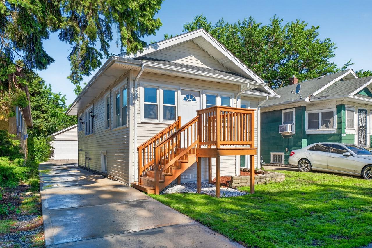 1906 S 17th Ave., Maywood, IL 60153