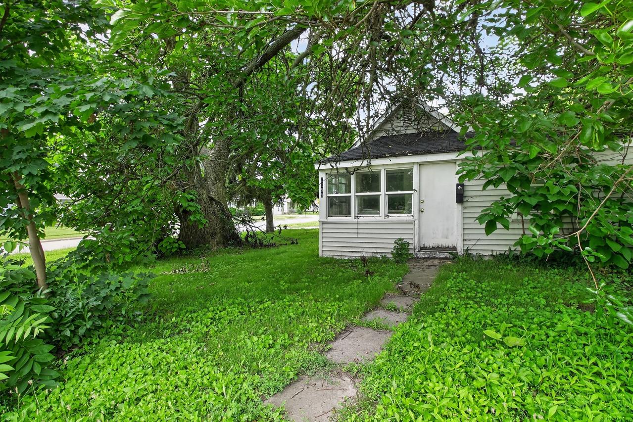 1155 S 7th St., Dekalb, IL 60115