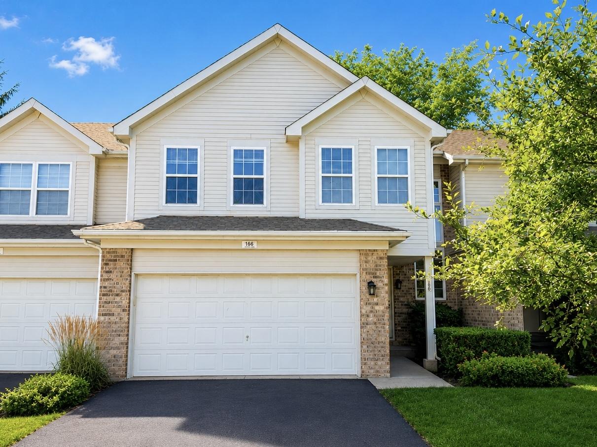 166 Avalon Ct., Roselle, IL 60172