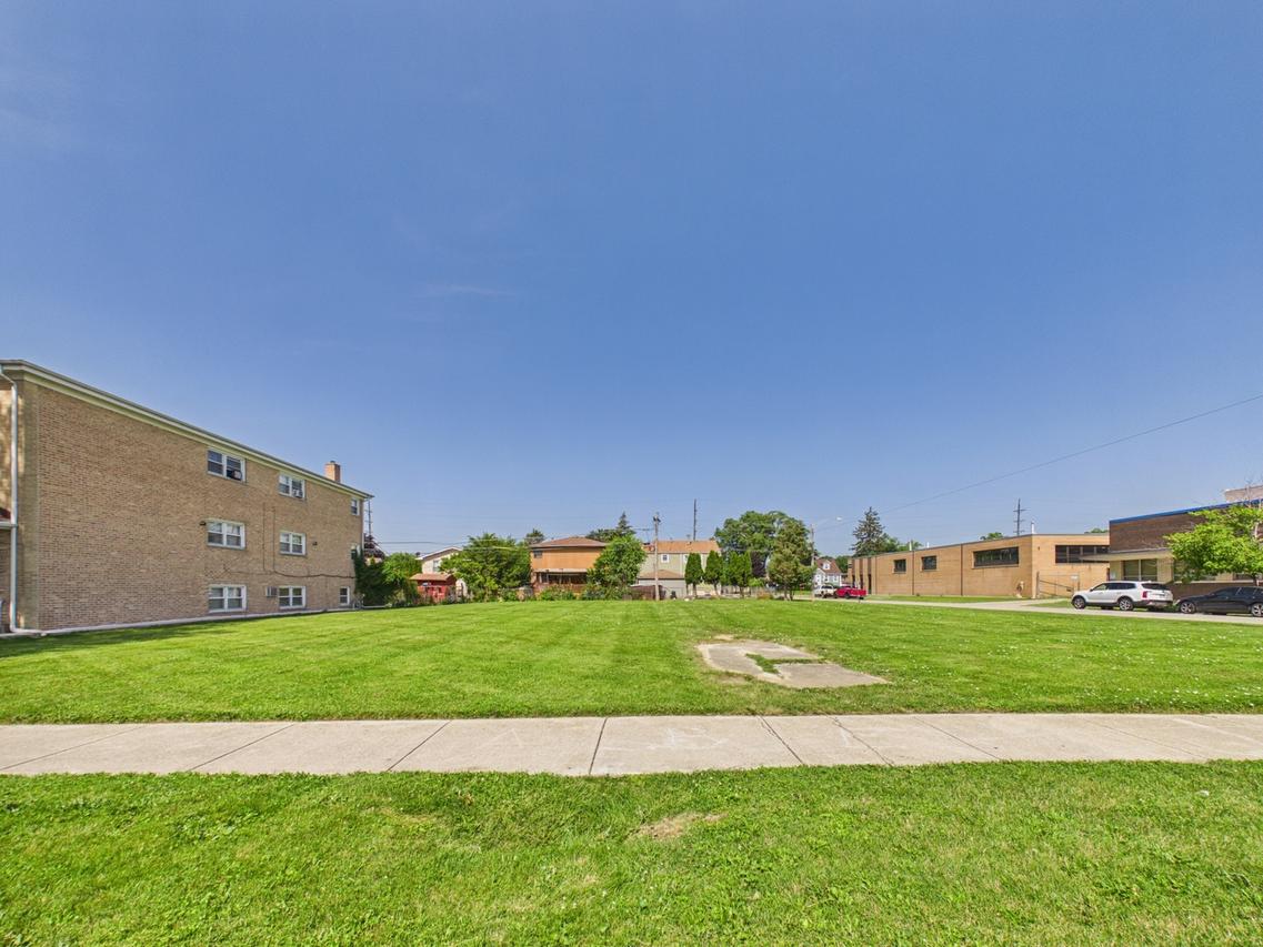 1636 N 32nd Ave., Melrose Park, IL 60160