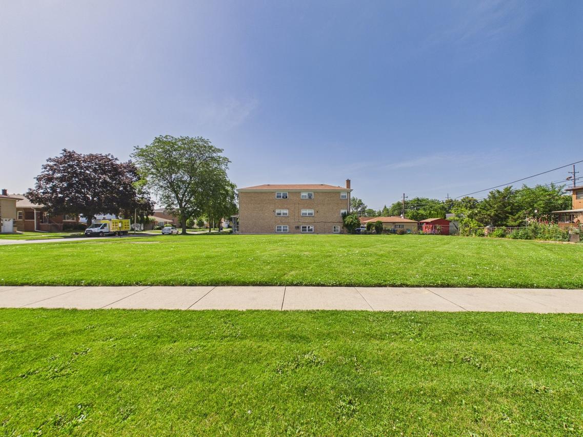 1638 N 32nd Ave., Melrose Park, IL 60160