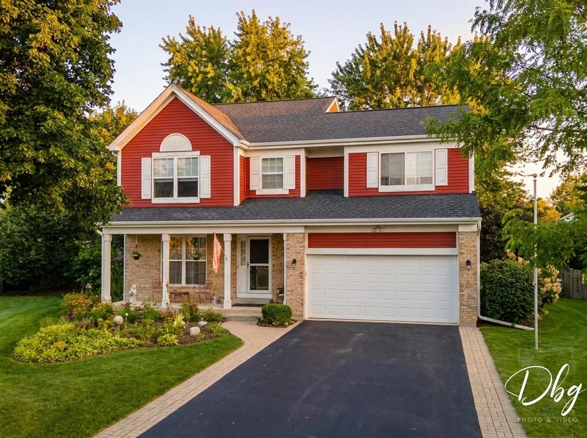 14 W Country Walk Dr., Round Lake Beach, IL 60073