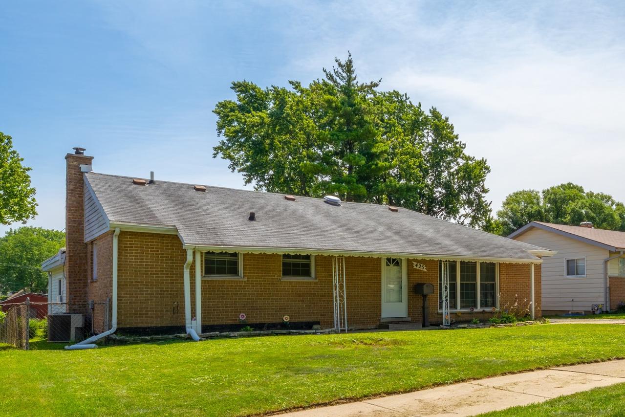 425 S Clarendon Ave., Addison, IL 60101