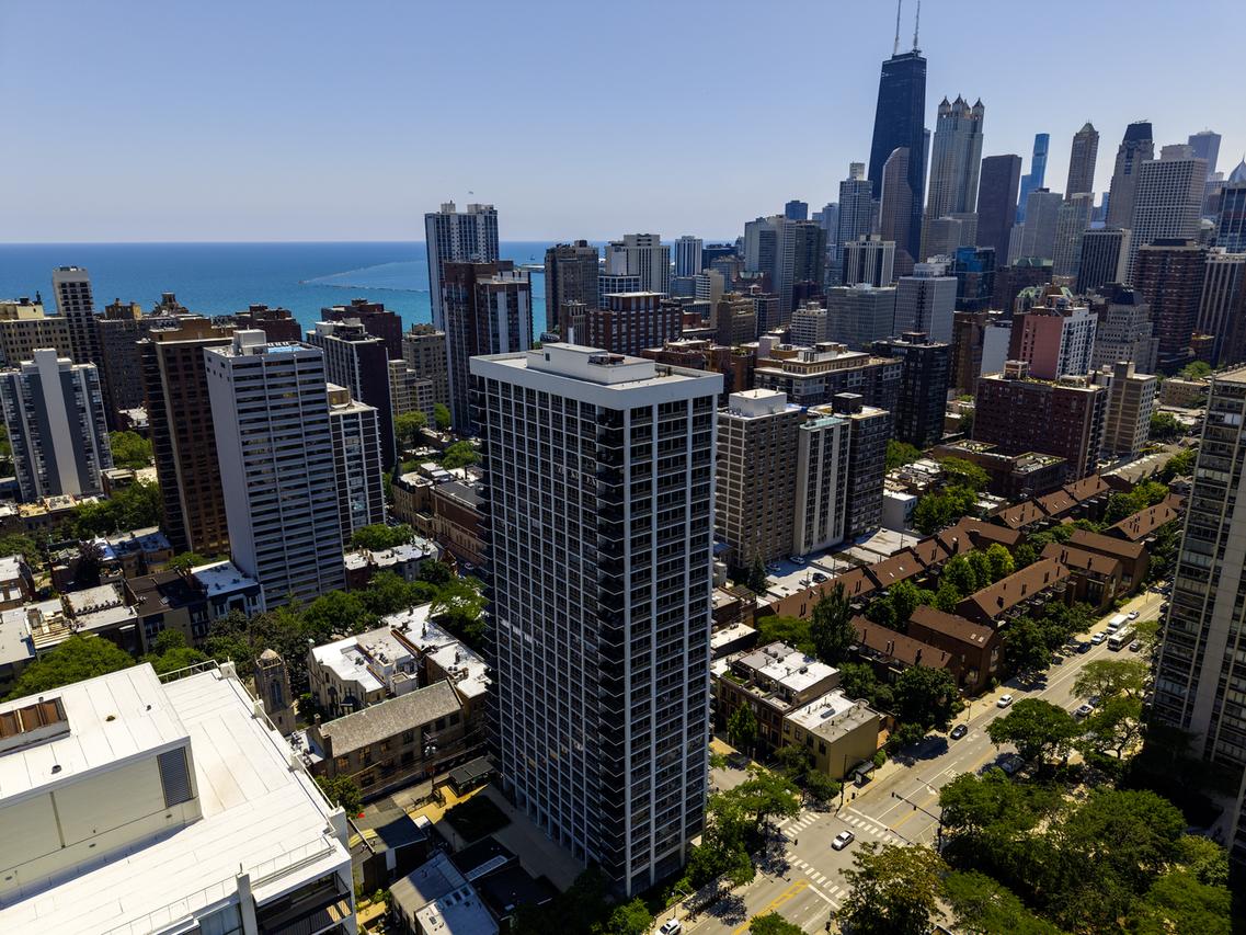 88 W Schiller St. #402, Chicago, IL 60610