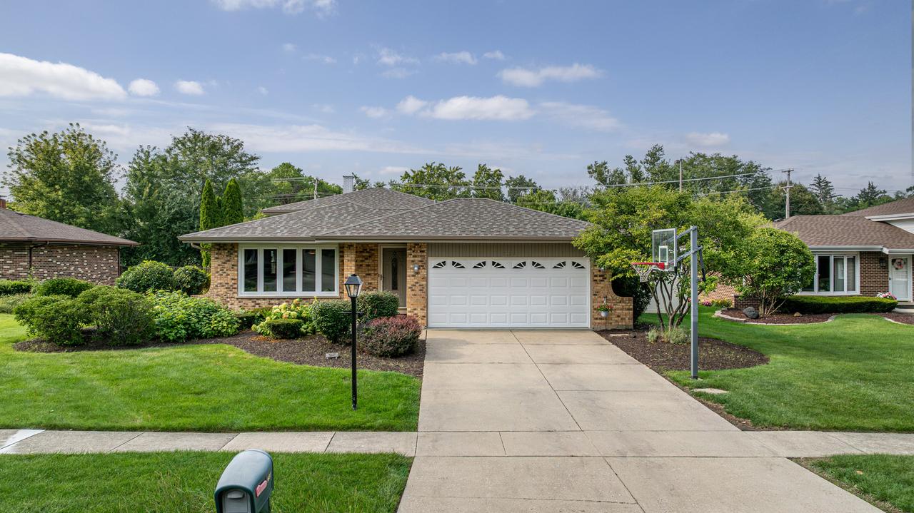 2964 Drover Ln., Darien, IL 60561