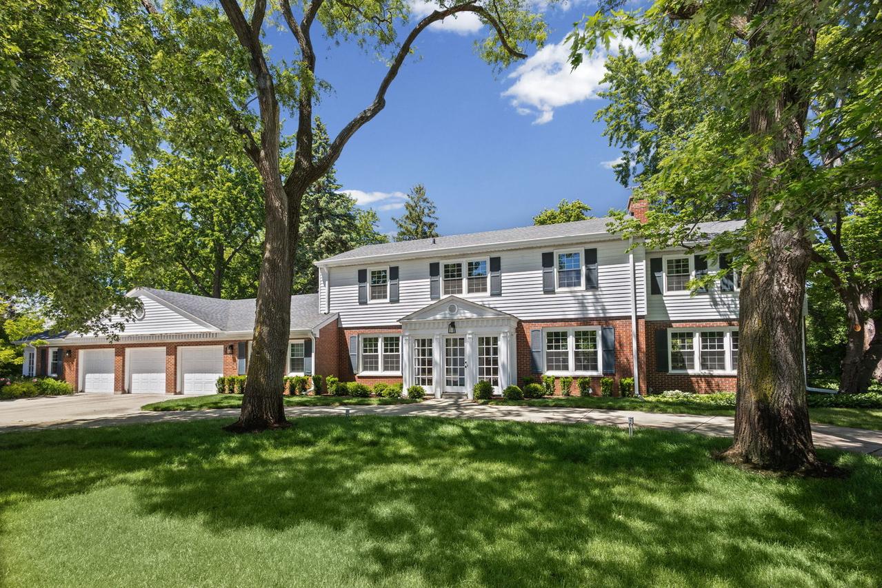 1150 Willow Ln., Northbrook, IL 60062