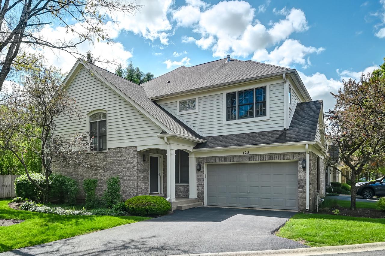 128 Fairway Dr., La Grange, IL 60525