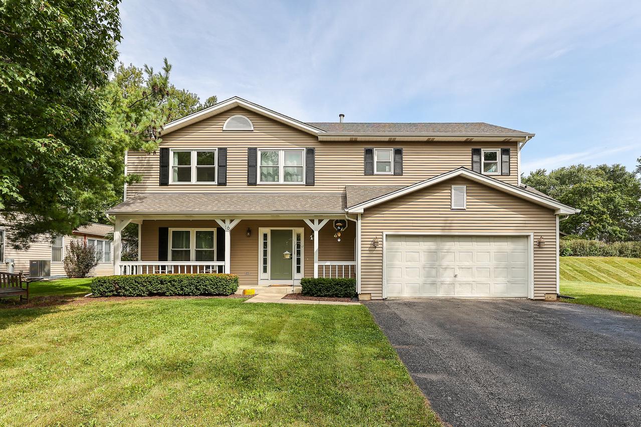 16 Crystal Ridge Dr., Crystal Lake, IL 60012