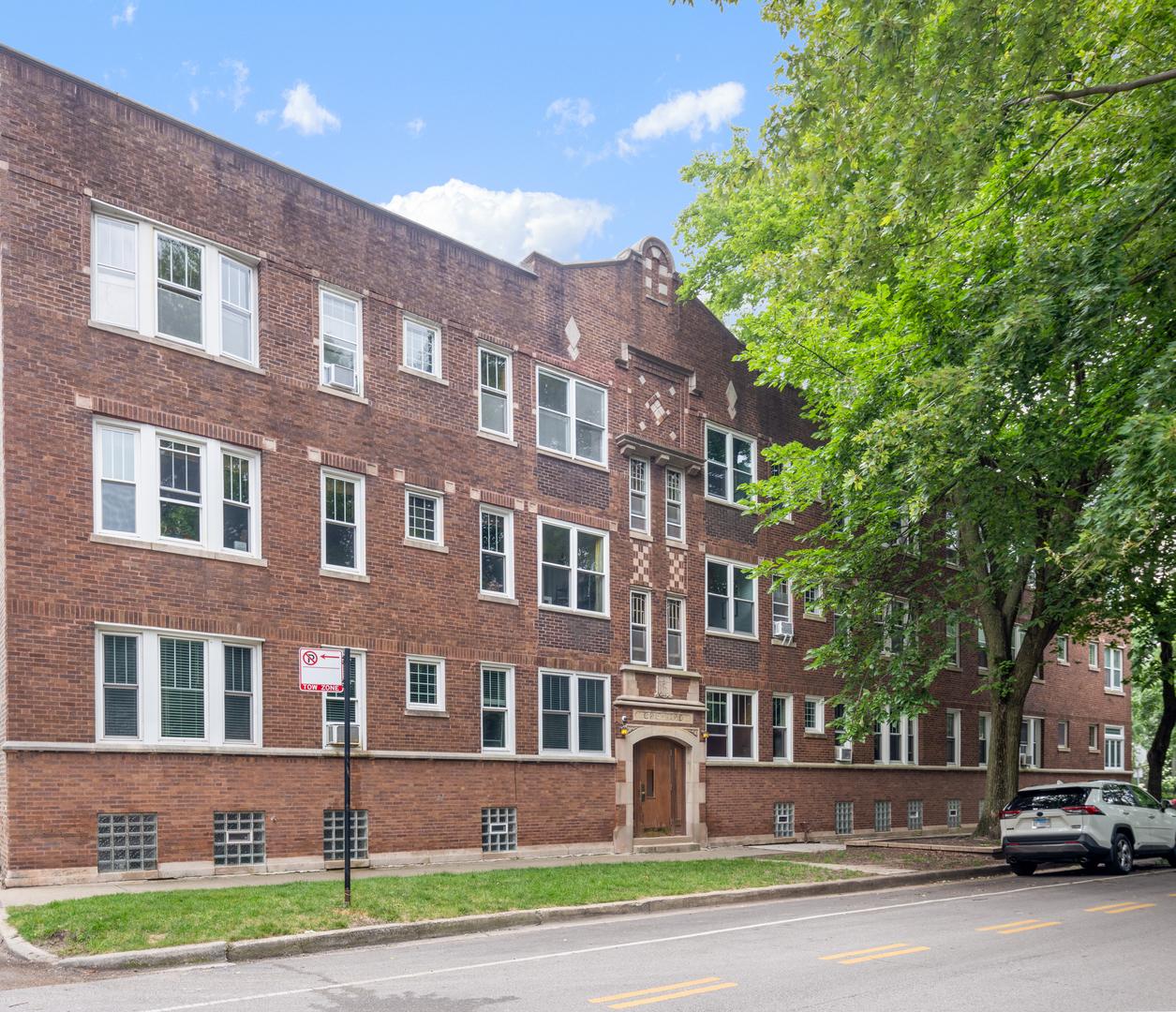 1469 W Berteau Ave. #303, Chicago, IL 60613