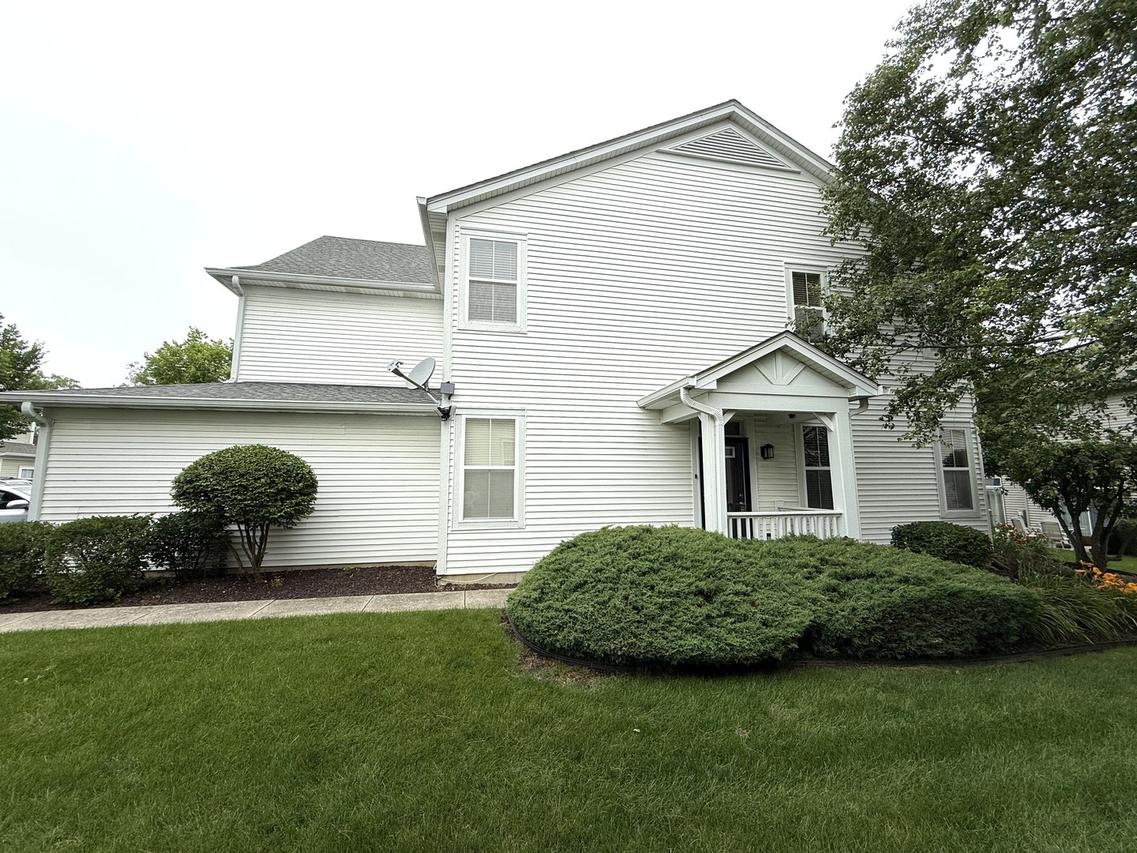 2871 Falling Waters Ln., Lindenhurst, IL 60046
