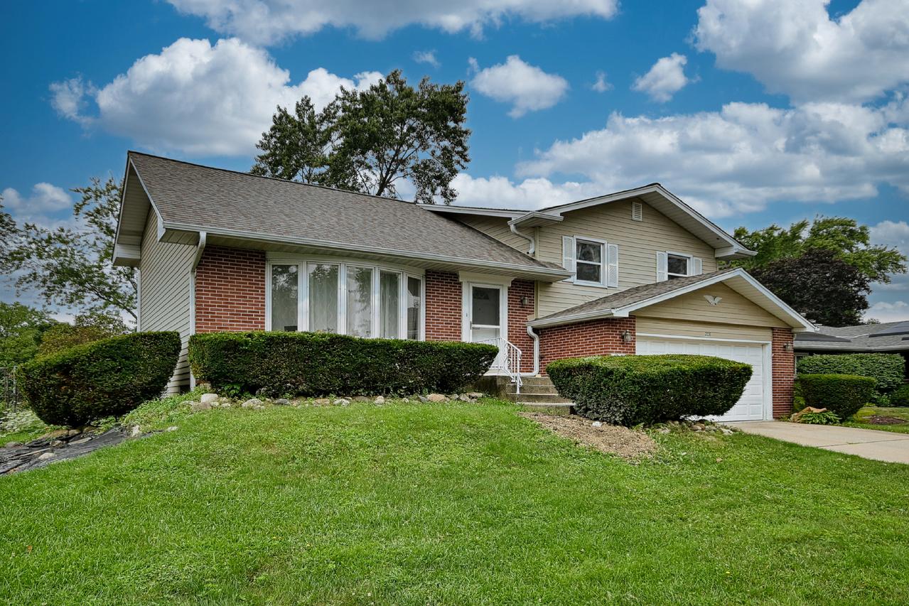 208 Sumac Ln., Schaumburg, IL 60193
