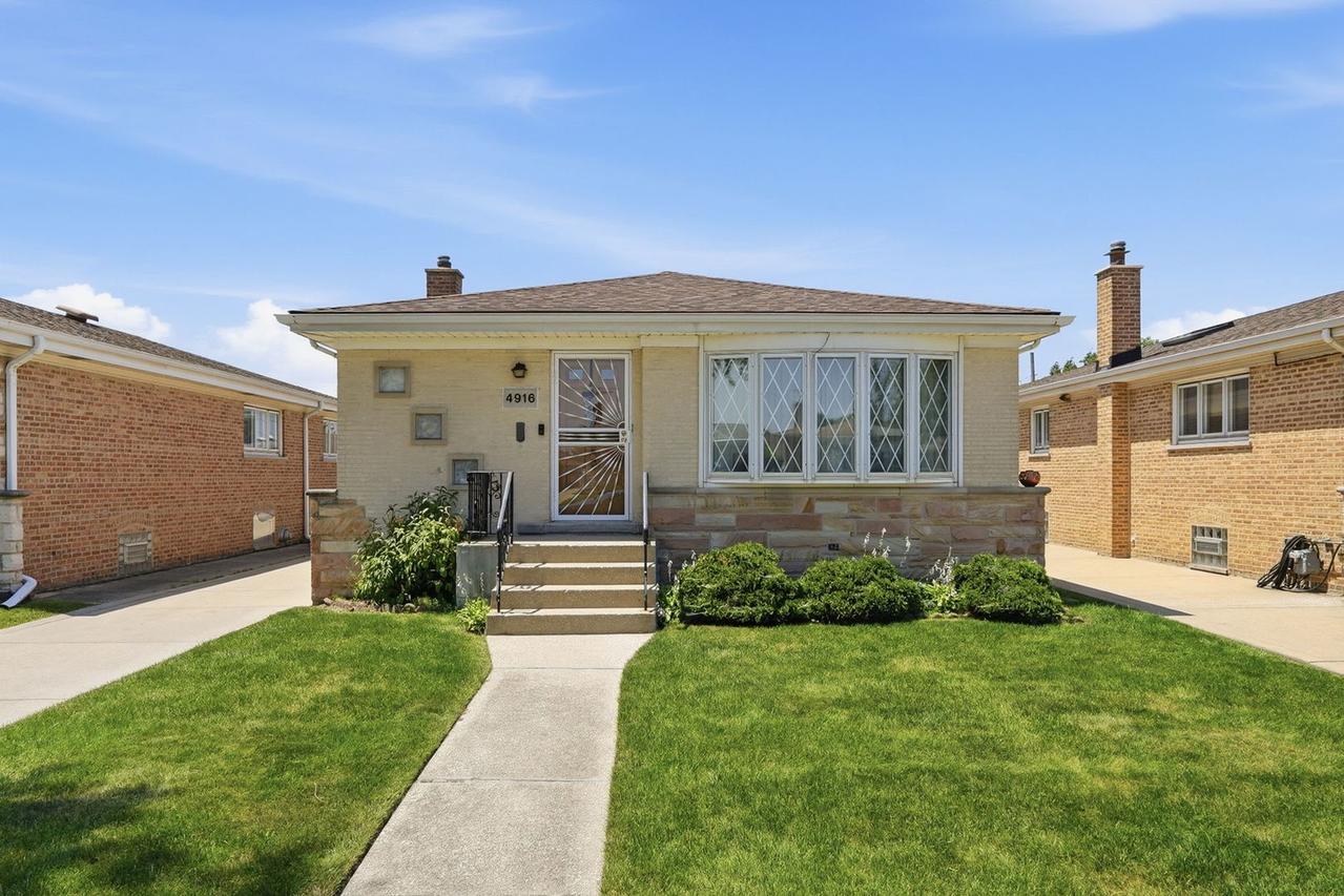 4916 N Ridgewood Ave., Norridge, IL 60706