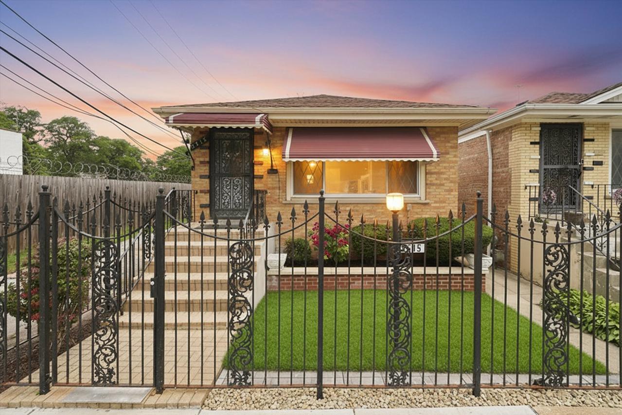 5515 S Oakley Ave., Chicago, IL 60636