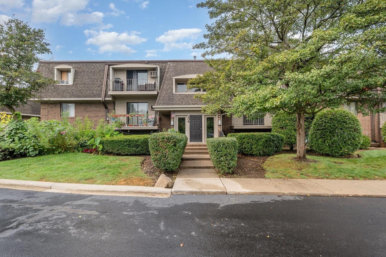 208 E Bailey Rd. #H, Naperville, IL 60565