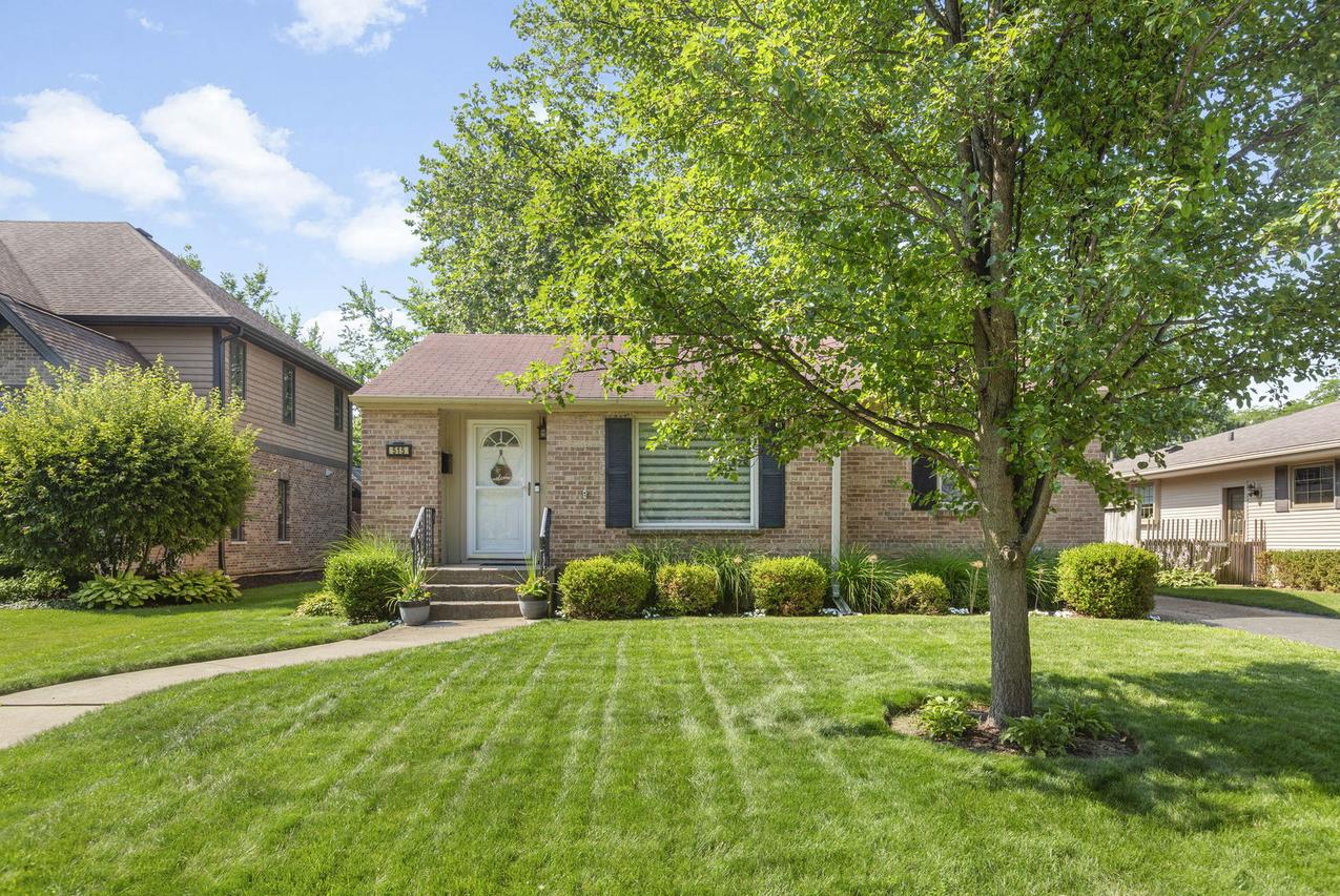 515 Longfellow Ave., Deerfield, IL 60015