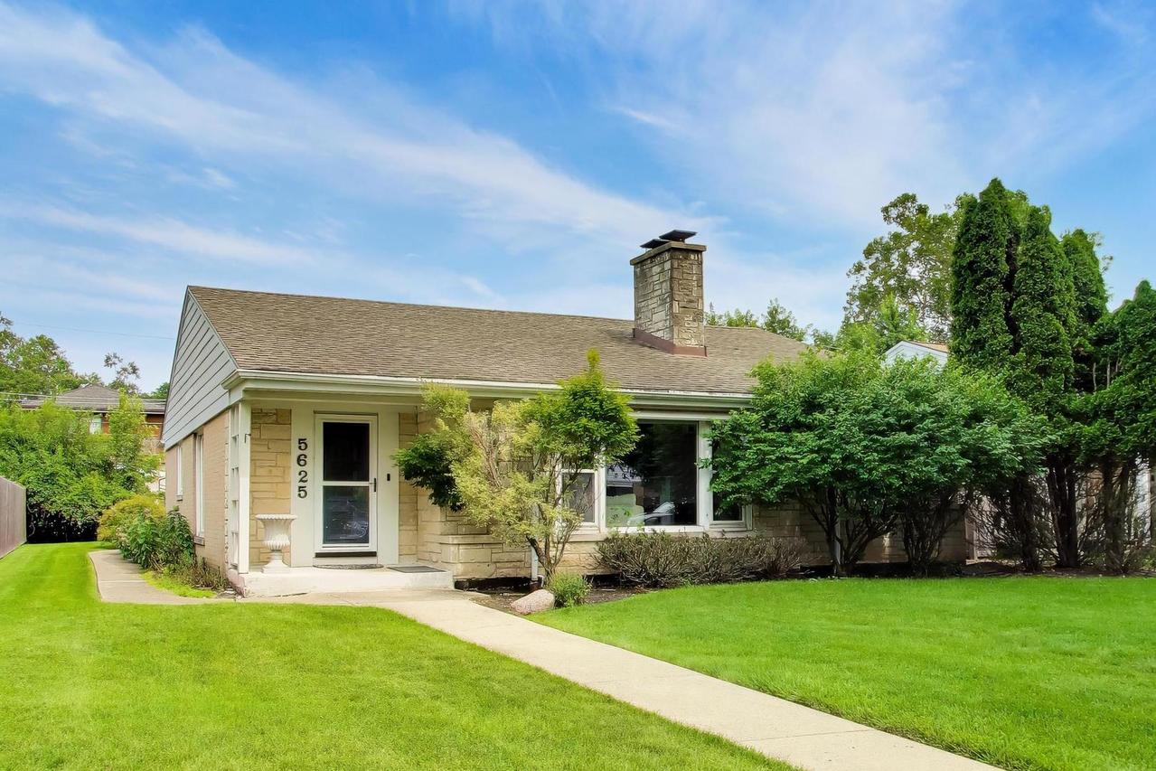 5625 N Kilbourn Ave., Chicago, IL 60646