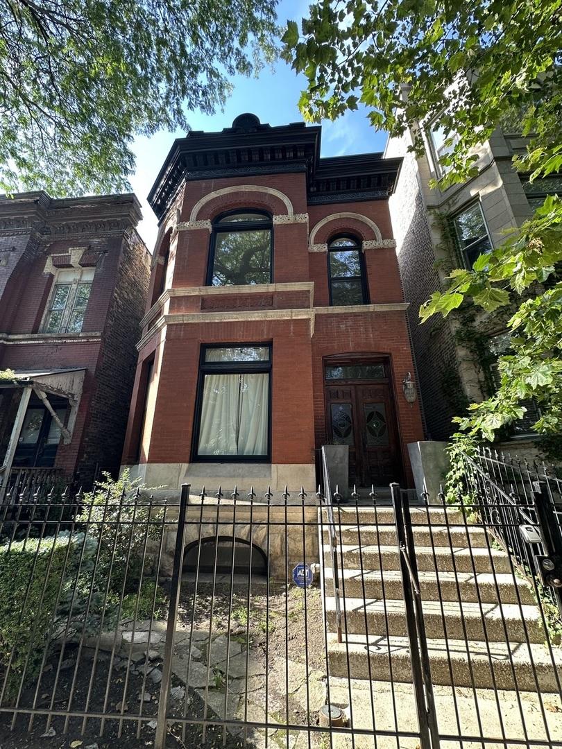 2034 W Potomac Ave., Chicago, IL 60622