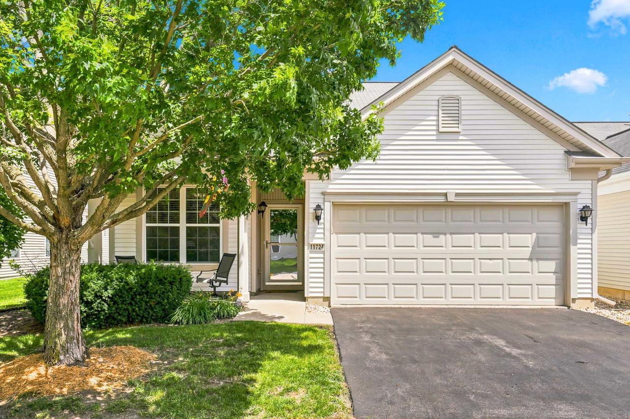 11724 Tanglewood Ln., Huntley, IL 60142