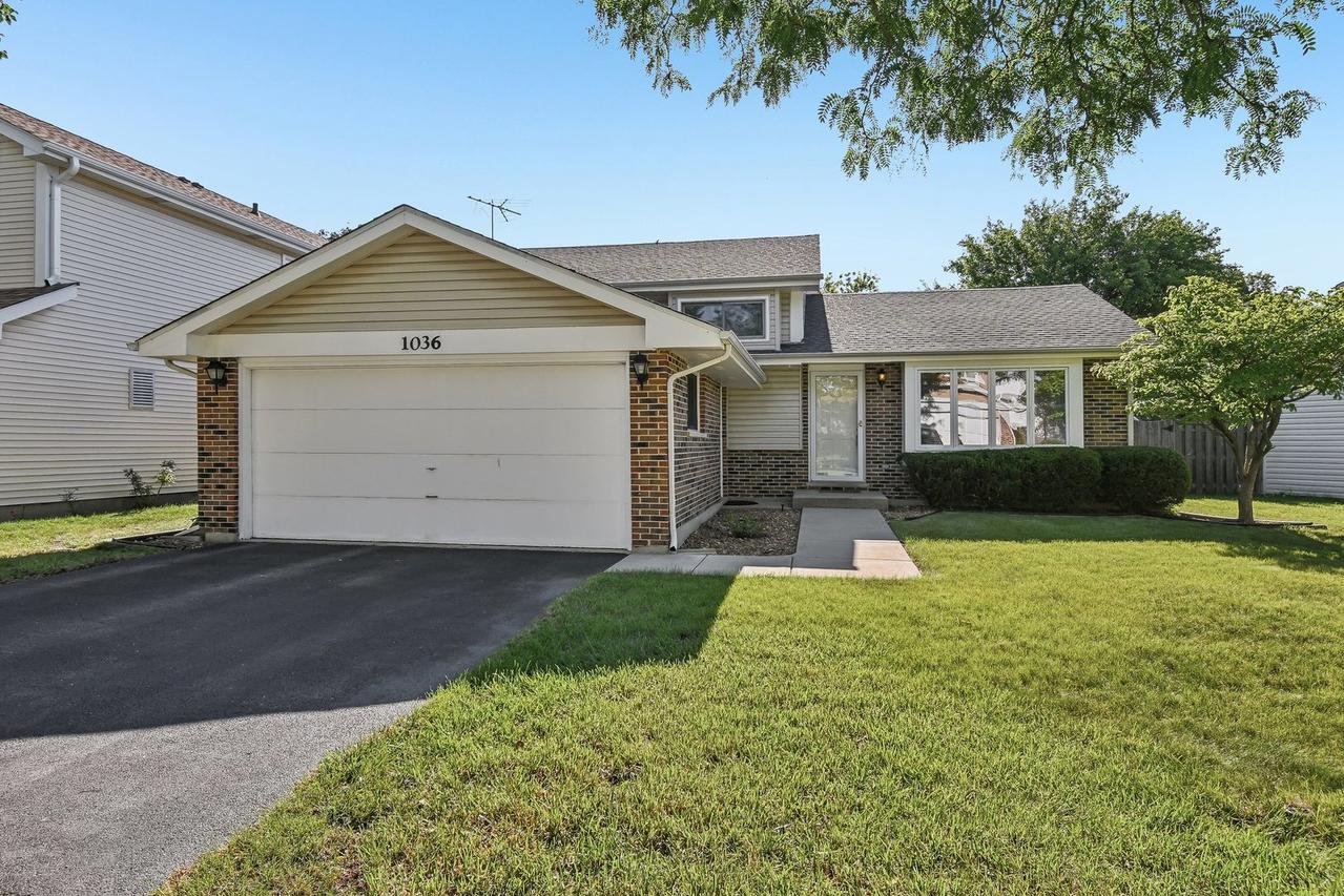 1036 E Meadow Lake Dr., Palatine, IL 60074