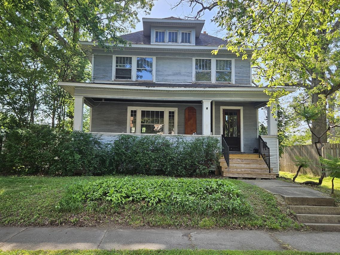 1544 29 1/2 St., Rock Island, IL 61201